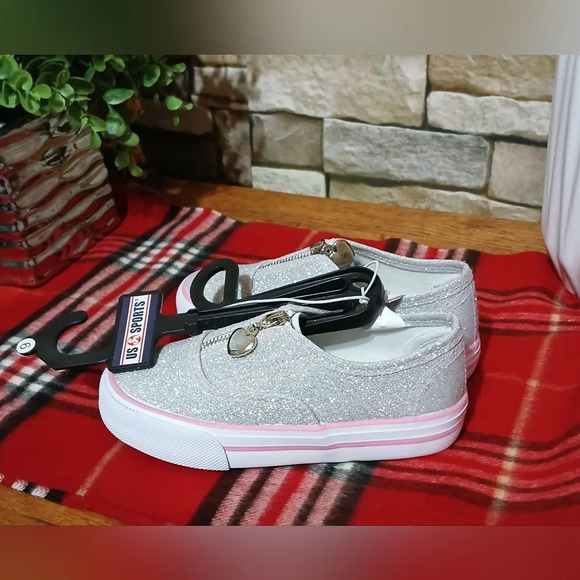 NWT Girls Toddler SZ 9 Sparkle Slip On Shoes - Picture 3 of 5